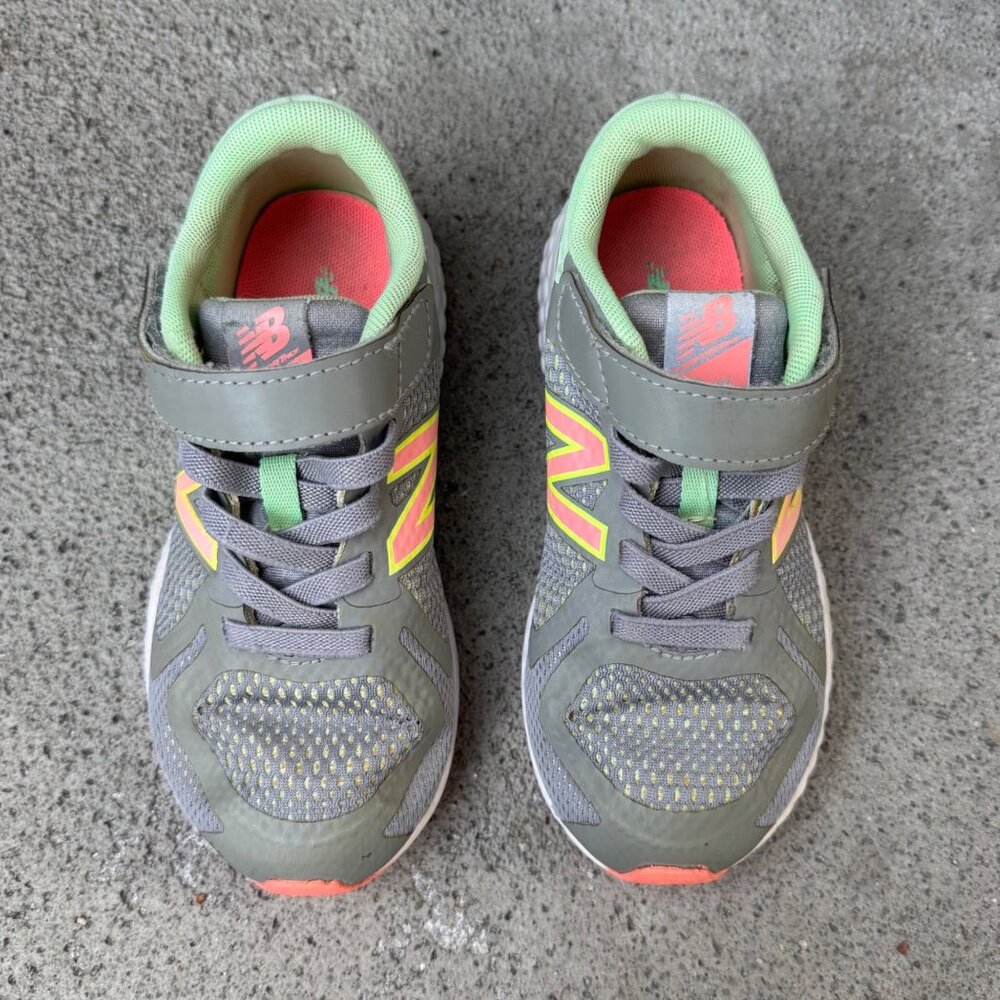 NEW BALANCE 720v4 Sneakers Girls 11.5 29 Gray Neon Pink Laceless Running Shoes - Picture 9 of 10